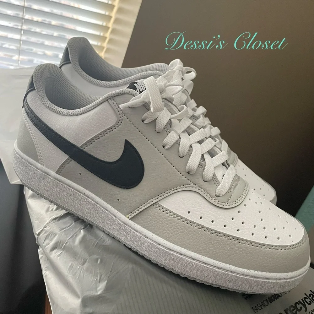 Nike Men's Low-Top Casual Sneaker in White, Light Gray, & Black - Picture 4 of 6